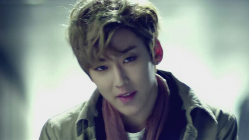 Kevin Woo of UKISS!
